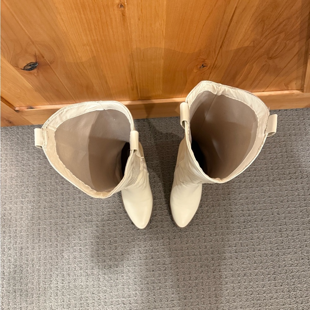 White Heeled cowboy Boots - Picture 7 of 8